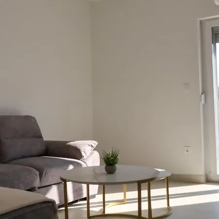Velebit Escape ستاريغغاد باكلينتسا